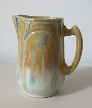 Niet of onleesbaar gesigneerd - Art deco Franse aardewerken waterkan kopen? Bied vanaf 1!