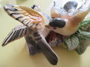 Niet of onleesbaar gesigneerd - 3 porseleinen vogels - wanddecoratie kopen? Bied vanaf 10!