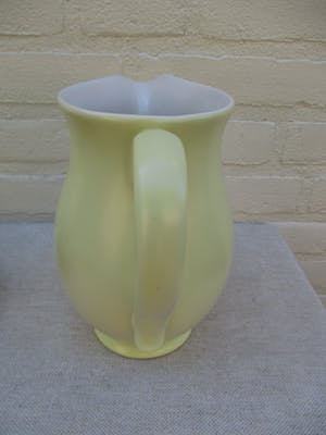 Potterie De Driehoek - Paletvormig gebakstel en een melkkan kopen? Bied vanaf 40!