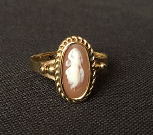 14K Goud - vintage schelpcamée ring met gravure kopen? Bied vanaf 50!