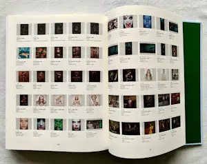 Erwin Olaf - I Am - gesigneerd exemplaar; Nederlandse versie kopen? Bied vanaf 80!