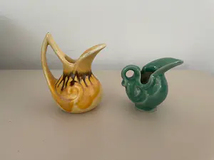 Niet of onleesbaar gesigneerd - Twee art deco platelen snavelkannetjes kopen? Bied vanaf 1!