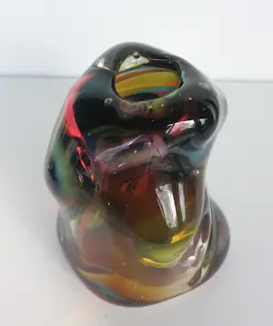 Yvon Trossèl - Glazen vaas met diverse kleuren kopen? Bied vanaf 100!