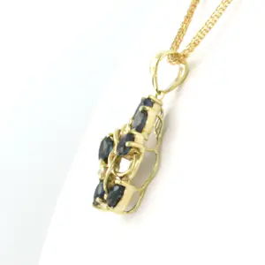 18k gouden collier en  hanger met saffier en briljant geslepen diamant kopen? Bied vanaf 750!