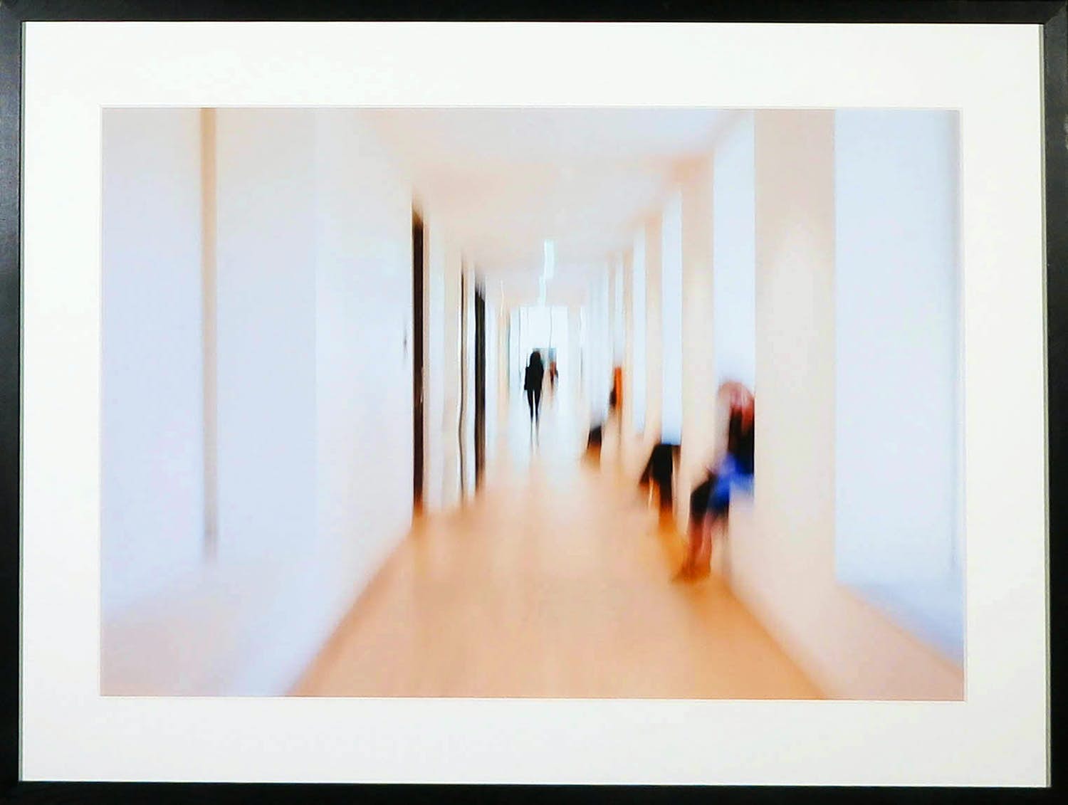 Gisella Klein - Foto, At the museum VIII - Ingelijst kopen? Bied vanaf 50!