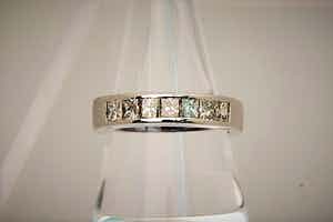 1311 - Massief 14 krt witgoud & diamanten (1.00ct princess cut) rijring verkocht voor € 390!