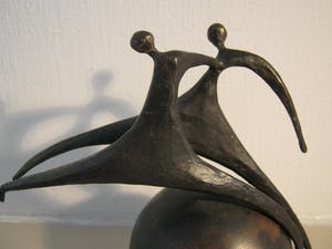 Corry Ammerlaan - Verbronsd sculptuur - "Stappen Zetten" kopen? Bied vanaf 40!