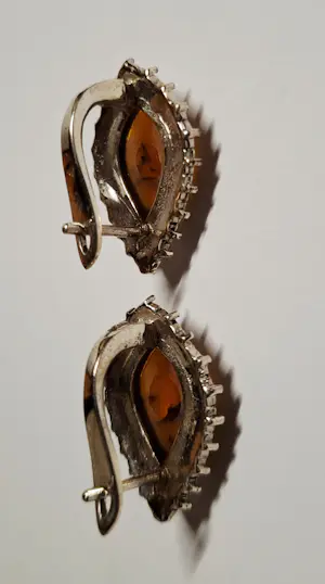 Vintage teardrop oorbellen met gouden amber en marcasiet kopen? Bied vanaf 75!