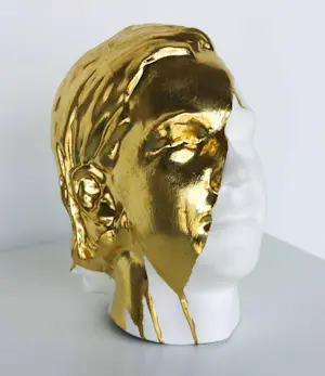 Monique Cornelisse - Porselein, Golden Boy kopen? Bied vanaf 200!