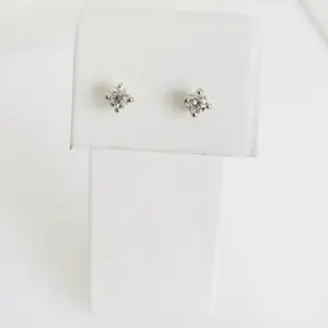 Diamanten oorbellen 0,32 ct kopen? Bied vanaf 330!