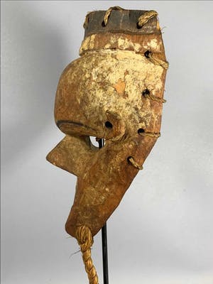 Pende - Old Tribal used mask - Congo kopen? Bied vanaf 45!