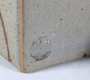 Henriette Syatauw - Aardewerk, Doos met geometrisch decor kopen? Bied vanaf 50!