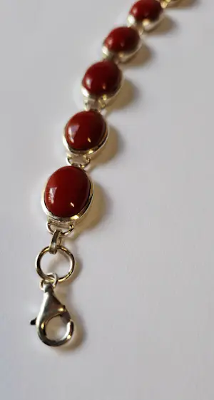 Nieuw Sterling zilveren armband gezet met bloed koraal kopen? Bied vanaf 125!
