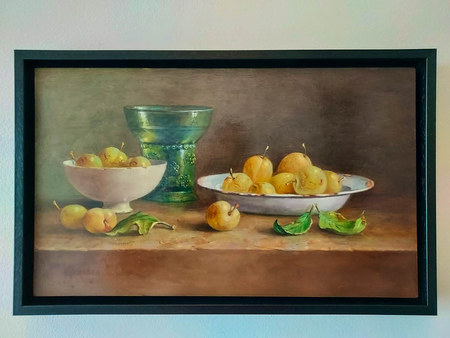 Hans Habraken - Bord en kom met gele pruimen en roemer kopen? Bied vanaf 359!