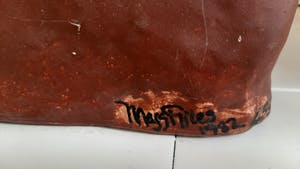 Maggi Giles - Kat op sokkel kopen? Bied vanaf 850!