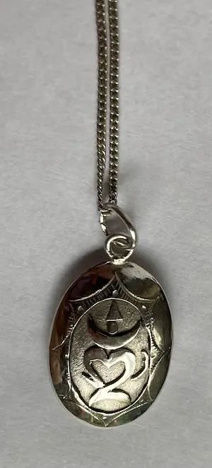 1e gehalte Zilver - 925 hanger aan een 835 ketting (meesterteken Luckerath) - gemerkt kopen? Bied vanaf 50!