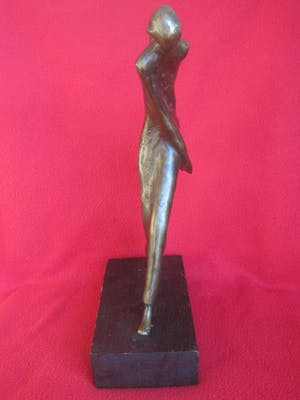 Brons (Onbekend) - Vrouw, gejaagd door de wind. kopen? Bied vanaf 120!