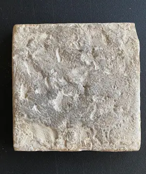 Keramiek overige - 17e eeuwse polychrome tegel met voorstelling vogel (Delft?) kopen? Bied vanaf 70!