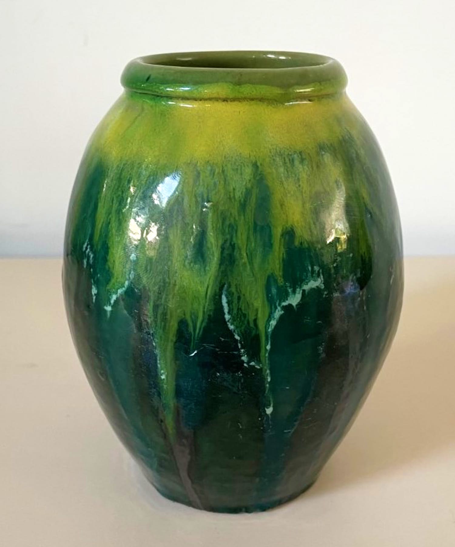 Niet of onleesbaar gesigneerd - Art Nouveau stroomglazuren aardewerk vaasje kopen? Bied vanaf 1!