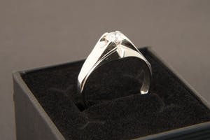 1490 - Exclusieve 14 Kt. Witgouden & Diamanten solitairring 0.50ct /H/vs1 kopen? Bied vanaf 480!