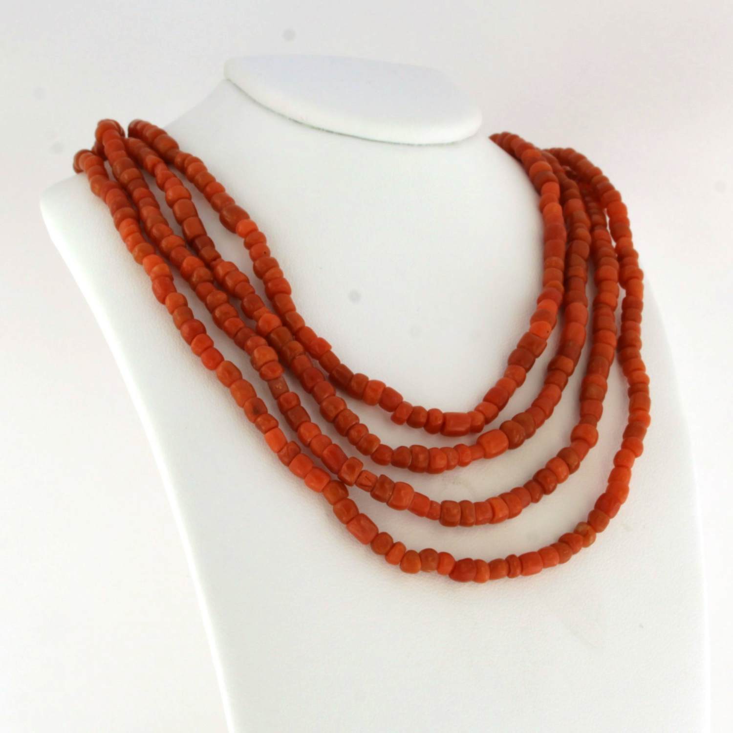 14k gouden slot aan een vier rijïge koraal collier - 37 cm kopen? Bied vanaf 360!