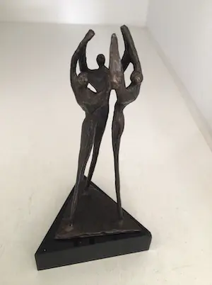 Corry Ammerlaan - Sculptuur “ GEBUNDELDE SAMENWERKING “. Gesigneerd kopen? Bied vanaf 1!