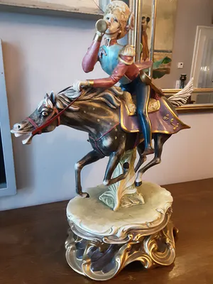 Real Fabbrica Capodimonte - Fraai Groot Beeld van een Trompetter op Paard kopen? Bied vanaf 100!