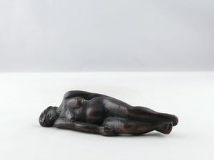 Anita Nunez Larraz - Brons, Liggend naakt kopen? Bied vanaf 60!