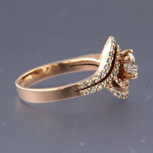 14K Goud - roodgouden ring bezet met briljant geslepen diamant kopen? Bied vanaf 950!