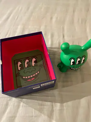 Keith Haring - Kidrobot Three Eyed Monster 8" Dunny Green kopen? Bied vanaf 250!