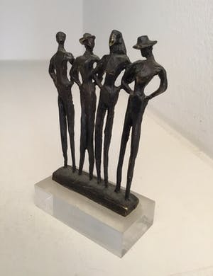 Corry Ammerlaan - Sculptuur “ Winkelend publiek “ kopen? Bied vanaf 25!