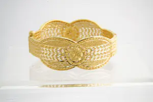 143-  Aparte 18krt geel-gouden armband - Arabisch motief / opengewerkt model kopen? Bied vanaf 1060!