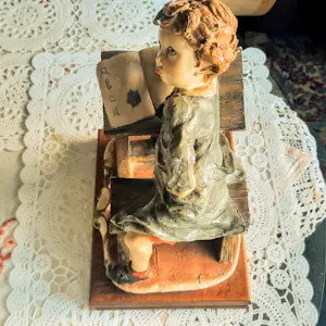 Real Fabbrica Capodimonte - Capodimonte Figur /Statue Schuljunge von Giuseppe Armani kopen? Bied vanaf 120!