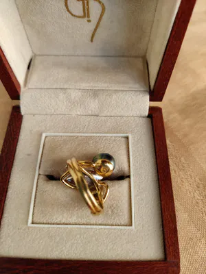 Krista Vandevelde - Creatie: romantische gouden ring (18KT) met diamant en Tahitiaanse parel kopen? Bied vanaf 450!