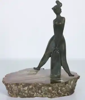 Clemens Pasch - Brons, Zittende vrouw op natuurstenen voet (Gerda) + boek! kaufen? Bieten Sie von 100!