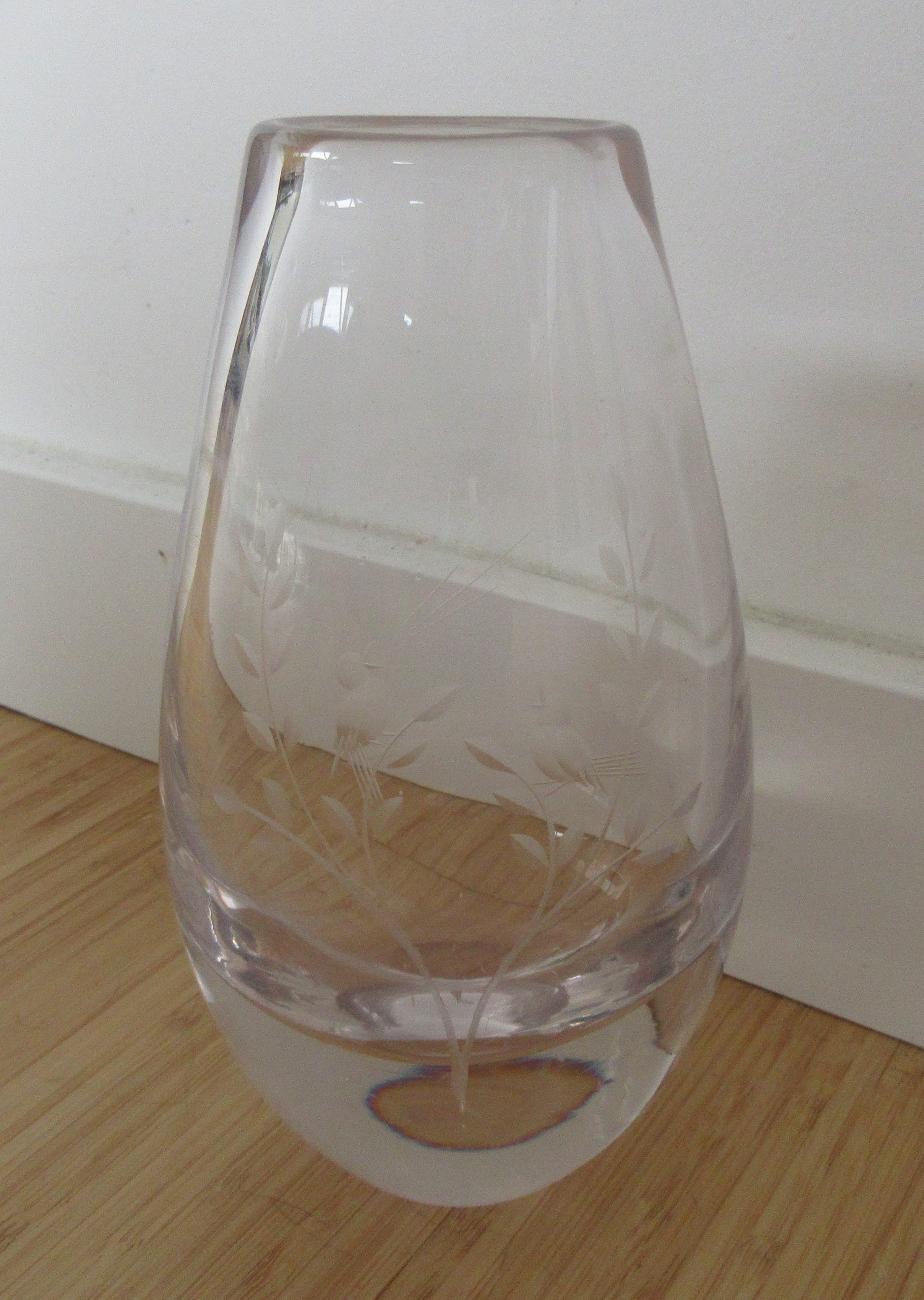 Kosta Boda - Blank kristallen geslepen vaas "Love birds" kopen? Bied vanaf 18!