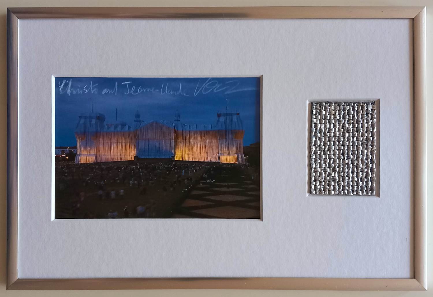 Christo - Wrapped Reichstag – gesigneerde artcard met stofstuk XL kopen? Bied vanaf 395!