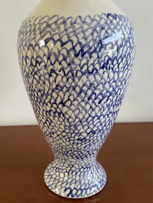 Erna Anema - Handbeschilderde blauw witte aardewerken vaas - Stadsspelen 2006 kopen? Bied vanaf 95!