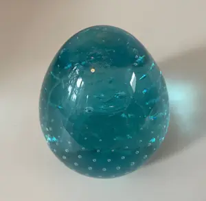 Niet of onleesbaar gesigneerd - Studio glazen presse papier ei-vorm gesigneerd Wils - 2004 kopen? Bied vanaf 1!