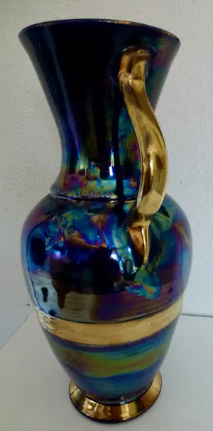 Niet of onleesbaar gesigneerd - Art Deco - Fijn Goud Afgewerkte Aardewerk Vaas - 1920/1930 kopen? Bied vanaf 1!