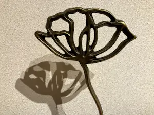 Brons (Onbekend) - Prachtig beeld van een bronzen roos. kopen? Bied vanaf 45!