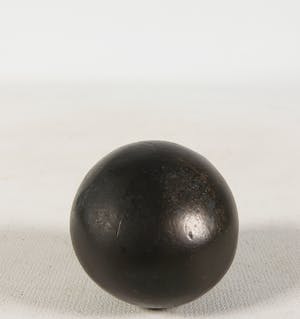 Corry Ammerlaan - , Hans van Tilburg en onbekend - Lot van drie sculpturen kopen? Bied vanaf 50!