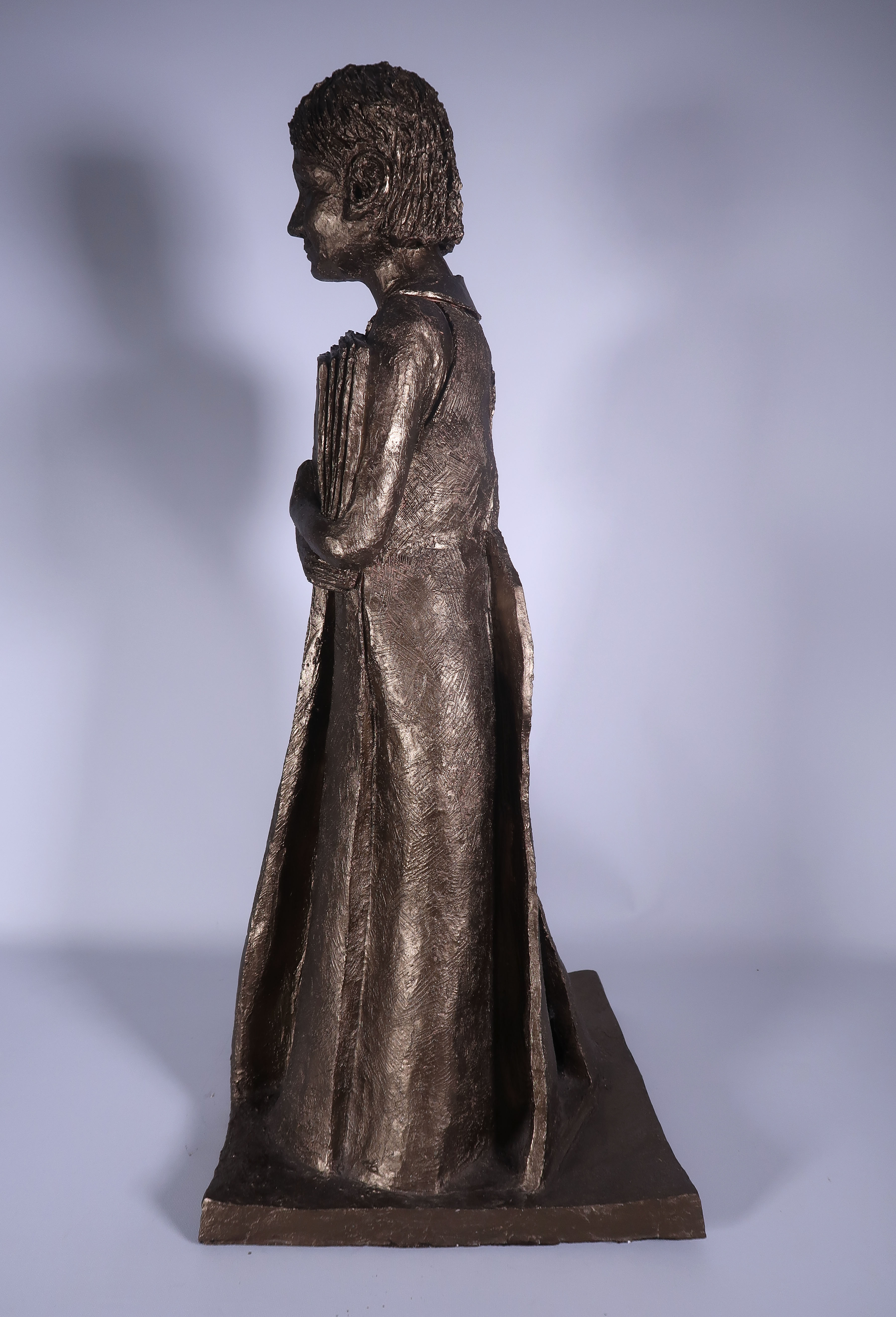 Toon Gielen - Beschilderd keramiek, Vrouw met boeken (Zwaar) kopen? Bied vanaf 1!