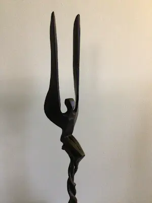 Klaas van den Berg - Sculptuur “ Godin Athena “.. kopen? Bied vanaf 135!