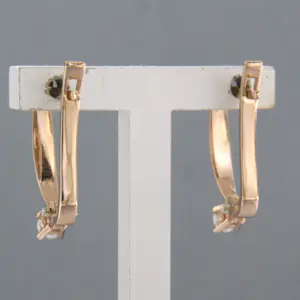 18k rosé gouden oorhangers bezet met briljant geslepen diamant 0.16ct kopen? Bied vanaf 380!