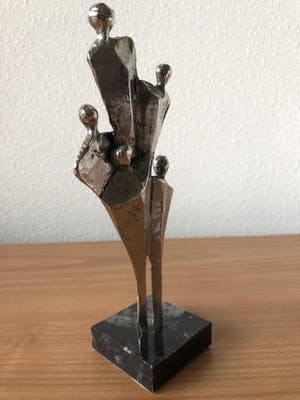 Corry Ammerlaan - Prachtig beeldje titel " GEZIN" zilverkleurig kopen? Bied vanaf 35!