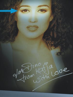 Niet of onleesbaar gesigneerd - Portret Katja Schuurman , “From Katja with Love” – ingelijst – 2011 kopen? Bied vanaf 1!