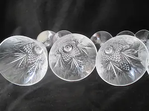 Niet of onleesbaar gesigneerd - 6 grote kristallen glazen kopen? Bied vanaf 1!