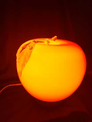 Prisma Leuchten - Mondgeblazen Appel lamp / beeld verkocht voor € 55!