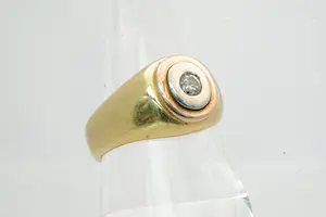 Acheter56 - Aparte 18 karaat tri colour gouden solitair ring met ca 0.25 crt briljant? Enchérissez de 560!